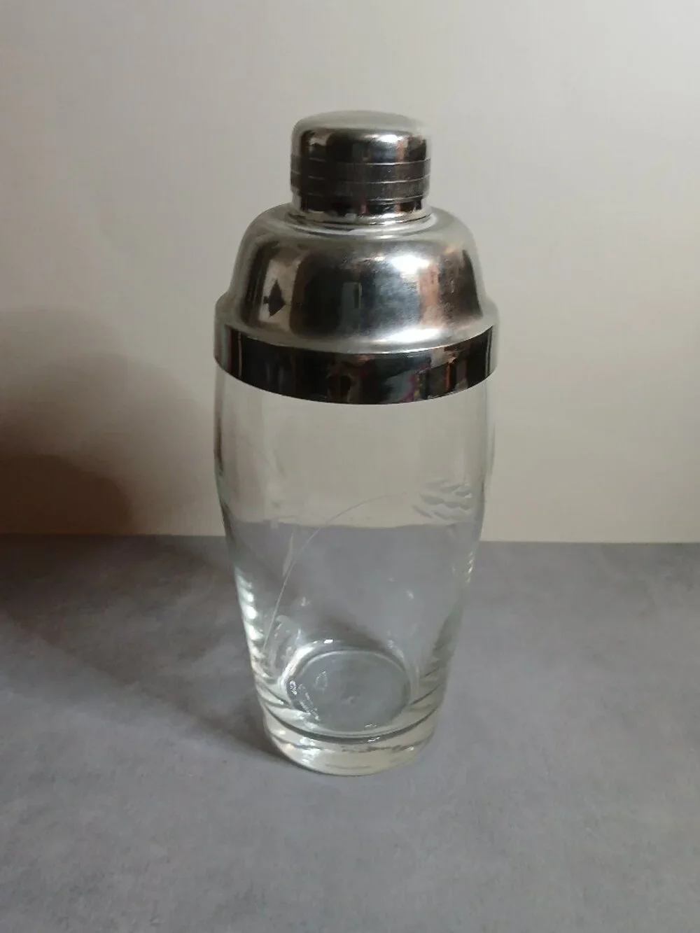 Vintage Etched Glass-Wheat Pattern Elegant Cocktail Shaker